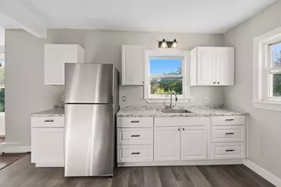 103 West St #2nd Fl, Holyoke, MA 01040 - Photo 4