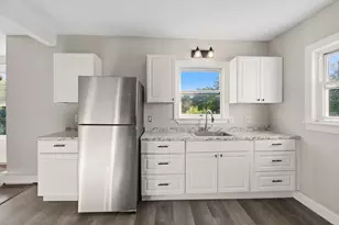 103 West St, Holyoke, MA 01040 - Photo 4
