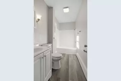 103 West St #2nd Fl, Holyoke, MA 01040 - Photo 6
