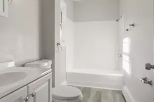 103 West St, Holyoke, MA 01040 - Photo 6