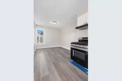 103 West St #2nd Fl, Holyoke, MA 01040 - Photo 2