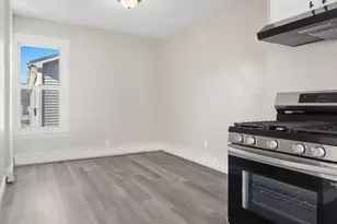 103 West St, Holyoke, MA 01040 - Photo 2