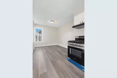 103 West St #2nd Fl, Holyoke, MA 01040 - Photo 2