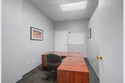 176 High St, Holyoke, MA 01040 - Photo 4
