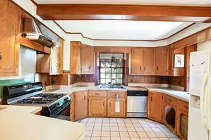 30 Arnold Pl, New Bedford, MA 02740 - Photo 14