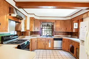 30 Arnold Pl, New Bedford, MA 02740 - Photo 14