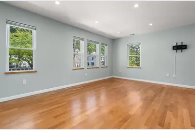 574-576 Lagrange St #576, Boston, MA 02132 - Photo 10