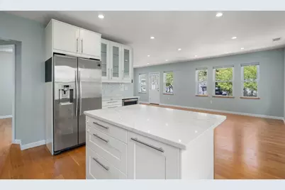 574-576 Lagrange St #576, Boston, MA 02132 - Photo 4