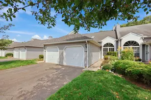 126 Brookfield Ln, Agawam, MA 01001 - Photo 2