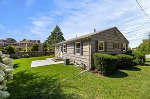 1747 Highland Ave, Fall River, MA 02720 - Photo 6