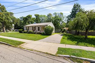 1747 Highland Ave, Fall River, MA 02720 - Photo 4