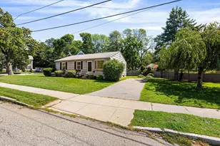 1747 Highland Ave, Fall River, MA 02720 - Photo 4