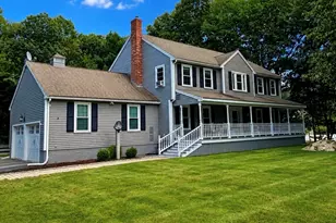 17 Fox Run Rd, Medway, MA 02053 - Photo 1
