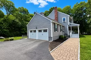 17 Fox Run Rd, Medway, MA 02053 - Photo 2