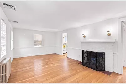 35 Walnut St, Barnstable, MA 02601 - Photo 4