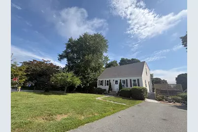2 Fairmount Ave, Bristol, RI 02809 - Photo 2