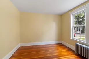 9 Glover St, Salem, MA 01970 - Photo 8