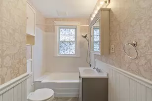 9 Glover St, Salem, MA 01970 - Photo 10