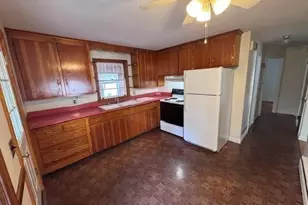 7 Globe St, Attleboro, MA 02703 - Photo 10