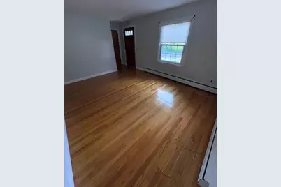 7 Globe St, Attleboro, MA 02703 - Photo 4