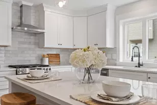 688 Westford St, Lowell, MA 01851 - Photo 16