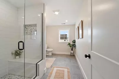 688 Westford St, Lowell, MA 01851 - Photo 32