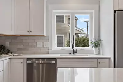 688 Westford St, Lowell, MA 01851 - Photo 12