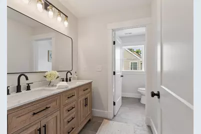 688 Westford St, Lowell, MA 01851 - Photo 36