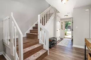 512 Ridgefield Cir, Clinton, MA 01510 - Photo 2