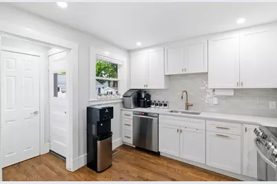 43 Standish St, Weymouth, MA 02191 - Photo 8