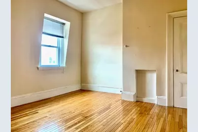 41 Monmouth St #3, Boston, MA 02128 - Photo 4