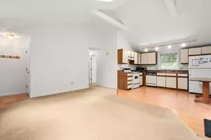 12 Winifred Ave, Worcester, MA 01602 - Photo 4