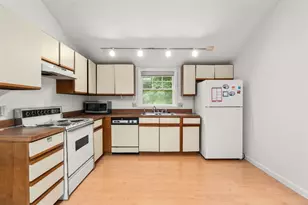 12 Winifred Ave, Worcester, MA 01602 - Photo 6