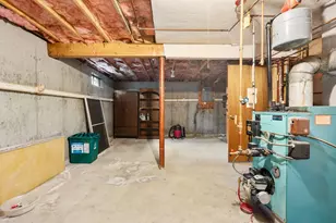 12 Winifred Ave, Worcester, MA 01602 - Photo 10