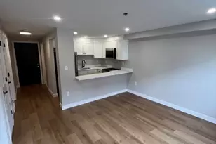 7 Oak St, Peabody, MA 01960 - Photo 2