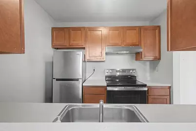 164 High St #201, Holyoke, MA 01040 - Photo 4