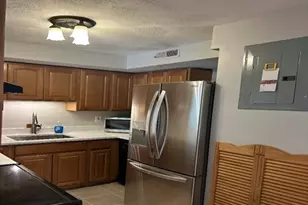 109 Oak Ln, Brockton, MA 02301 - Photo 6