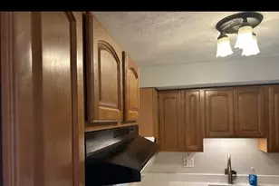 109 Oak Ln, Brockton, MA 02301 - Photo 8