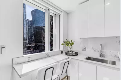 135 Seaport Blvd #612, Boston, MA 02210 - Photo 4