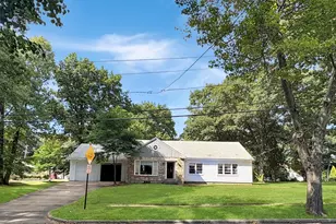 35 Rexhame Rd, Worcester, MA 01606 - Photo 1