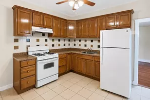 17 Oakland Ave, Everett, MA 02149 - Photo 1