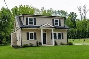 40 Beechwood St, Cohasset, MA 02025 - Photo 1