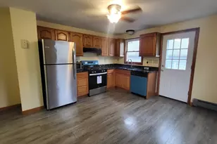 94 Bowden St, Lowell, MA 01852 - Photo 4