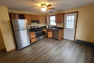 94 Bowden St, Lowell, MA 01852 - Photo 4