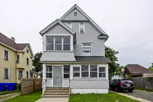 132 Grover St, Springfield, MA 01104 - Photo 2