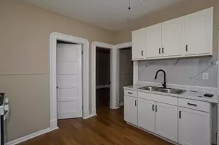 132 Grover St, Springfield, MA 01104 - Photo 6