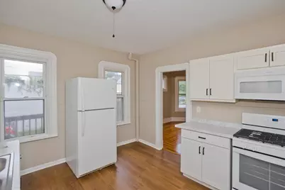 132 Grover St, Springfield, MA 01104 - Photo 4