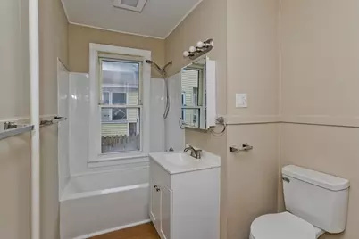 132 Grover St, Springfield, MA 01104 - Photo 24