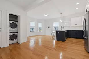 54 Bloomfield St, Boston, MA 02124 - Photo 8