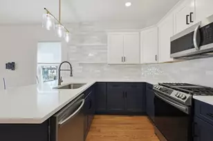 54 Bloomfield St, Boston, MA 02124 - Photo 10